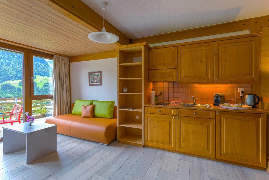 Studios Bellevue room 6